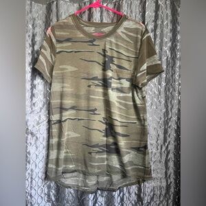 Women’s Lightweight Camo T-Shirt